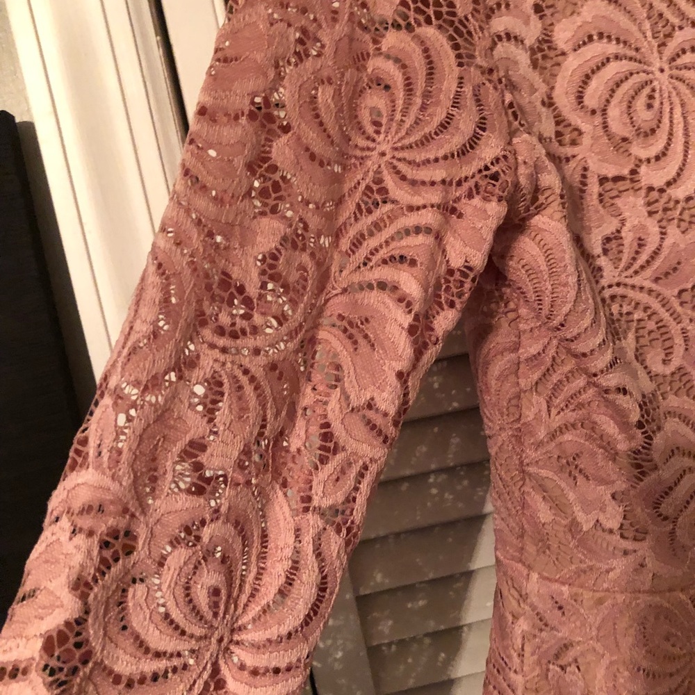 Lace top - Picture 4 of 4
